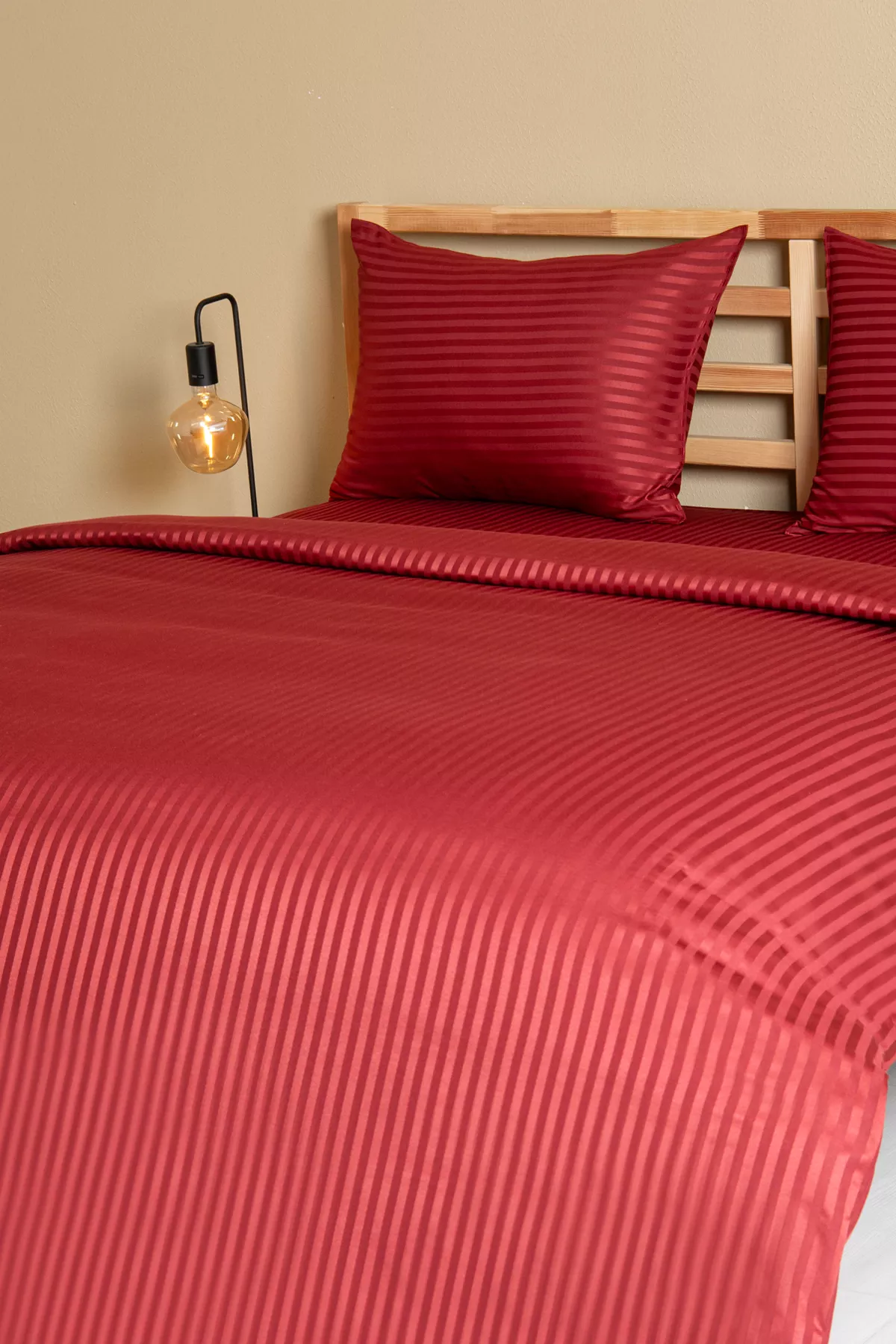 Nevresim Takımı, Çizgili Saten - Kırmızı İnci - Görsel 3