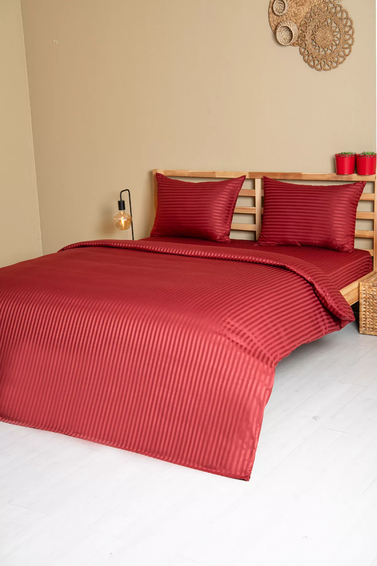 Nevresim Takımı, Çizgili Saten - Kırmızı İnci - Görsel 4