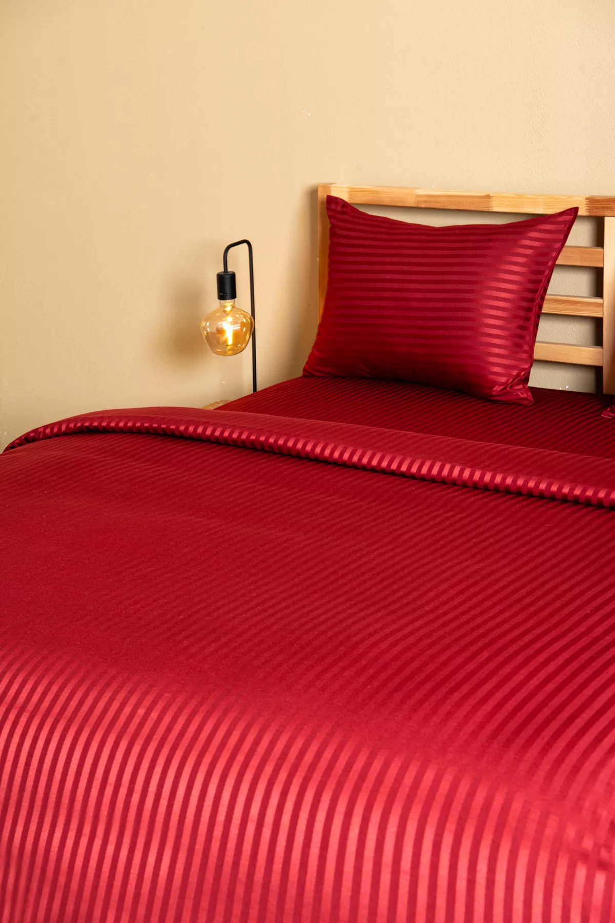 Nevresim Takımı, Çizgili Saten - Kırmızı İnci - Görsel 2