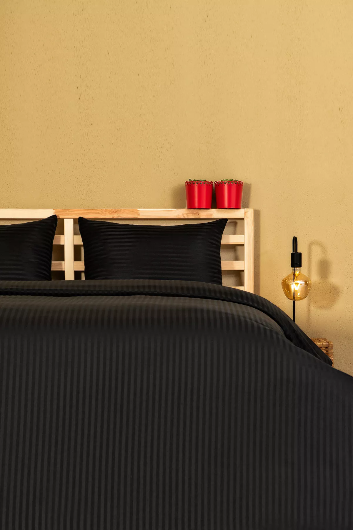 nevresim-siyah-inci1 Nevresim Takımı, Çizgili Saten - Siyah İnci - Görsel 1